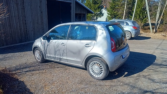Volkswagen UP! 4 of 5