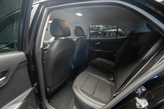 Kia Rio 17 of 21