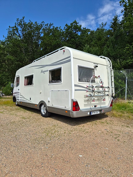 Elnagh Magnum X5 2 of 5