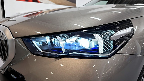 BMW i5 11 of 14