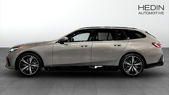 BMW i5 6 of 14