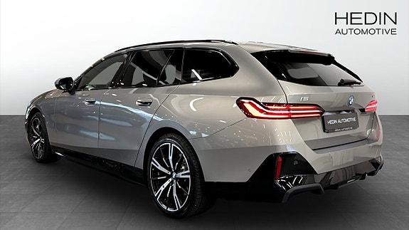 BMW i5 2 of 14