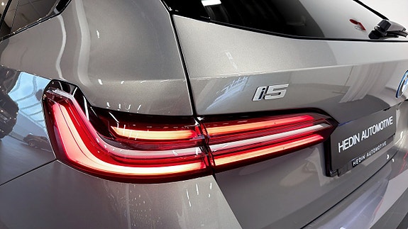 BMW i5 12 of 14