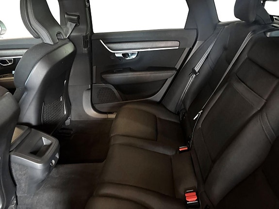 Volvo V90 Cross Country 7 of 9