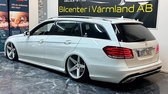 Mercedes-Benz E220 9 of 22