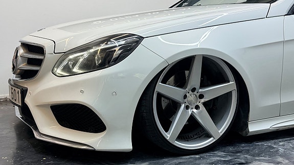 Mercedes-Benz E220 14 of 22