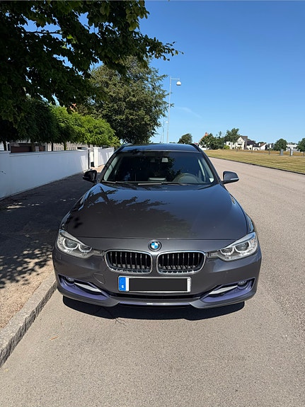 BMW 320d 3 of 5