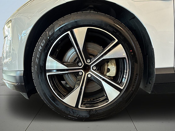 Polestar 4 14 of 26