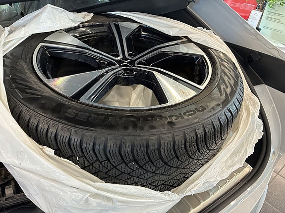 Polestar 4 19 of 26