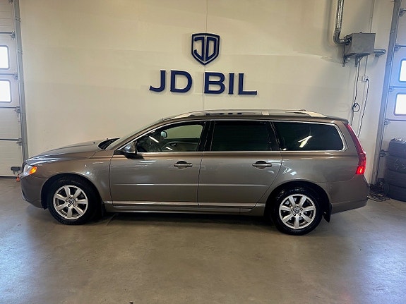 Volvo V70 4 of 5