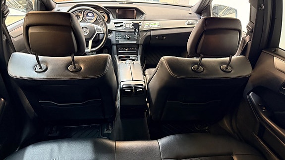 Mercedes-Benz E220 25 of 27