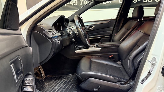 Mercedes-Benz E220 22 of 27