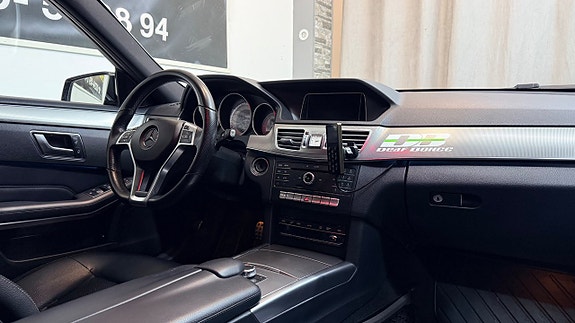 Mercedes-Benz E220 23 of 27