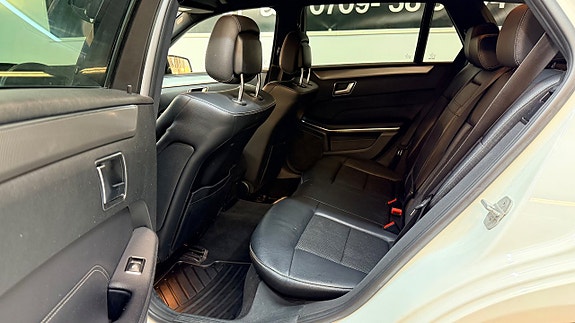 Mercedes-Benz E220 27 of 27