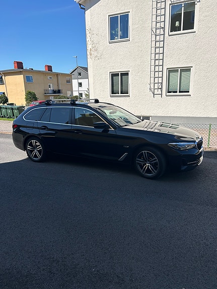 BMW 530e 4 of 5