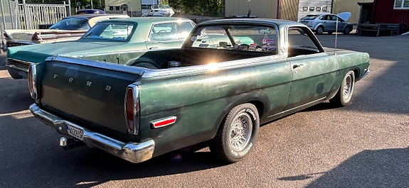 Ford Ranchero 3 of 5