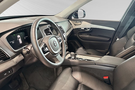Volvo XC90 7 of 30