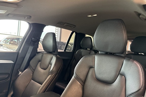 Volvo XC90 21 of 30