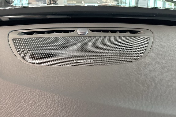 Volvo XC90 26 of 30