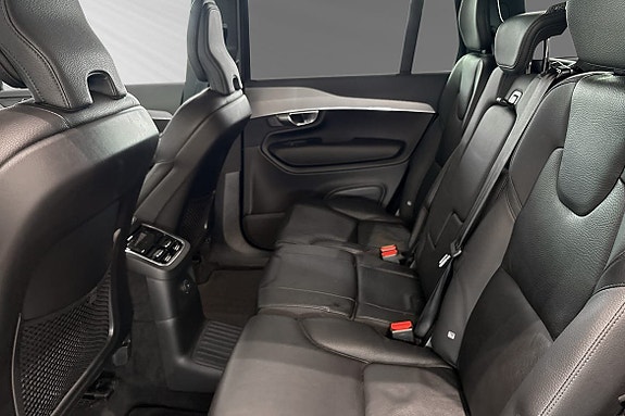 Volvo XC90 8 of 30