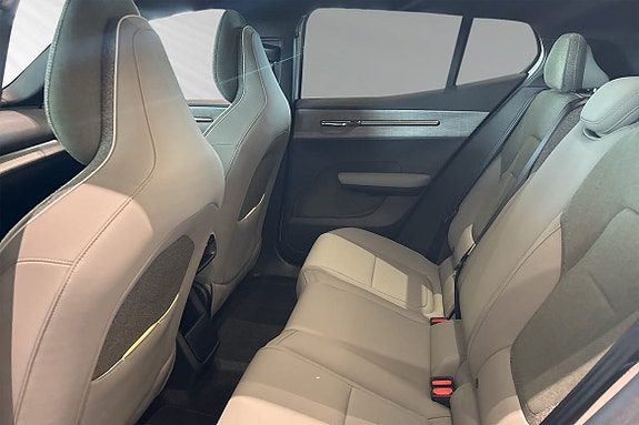 Volvo EX30 8 of 30