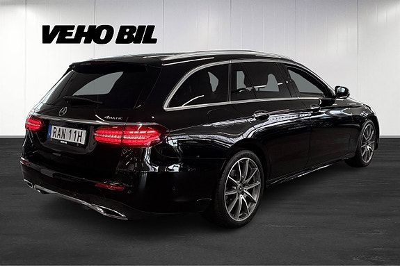 Mercedes-Benz E220 d 3 of 5