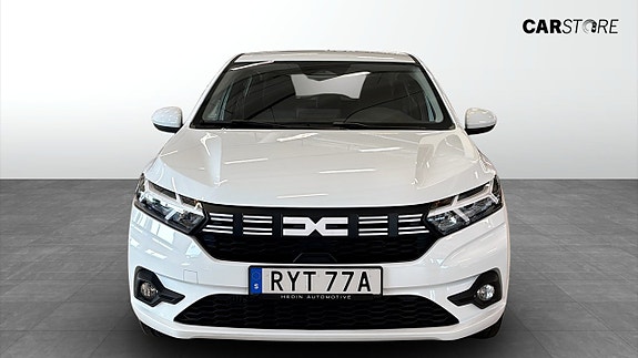 Dacia Sandero 8 of 12