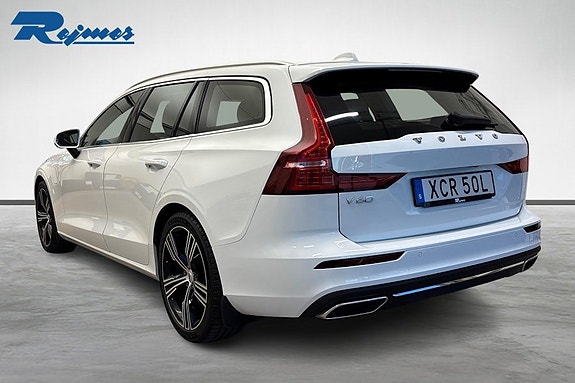 Volvo V60 3 of 5