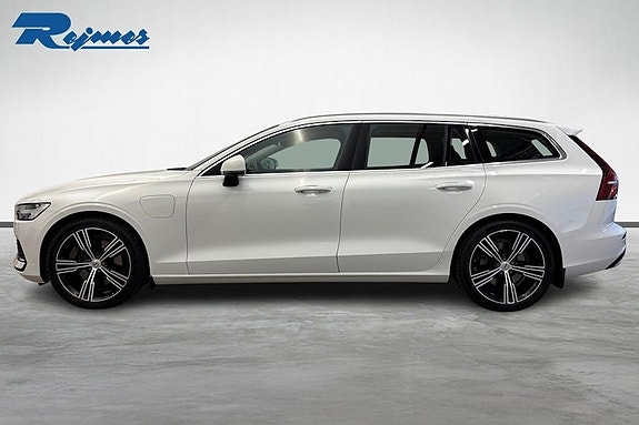 Volvo V60 2 of 5