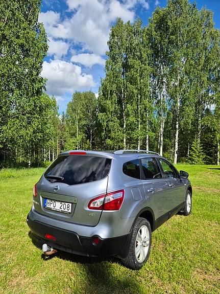 Nissan Qashqai+2 4 of 5