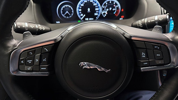 Jaguar XE 28 of 30