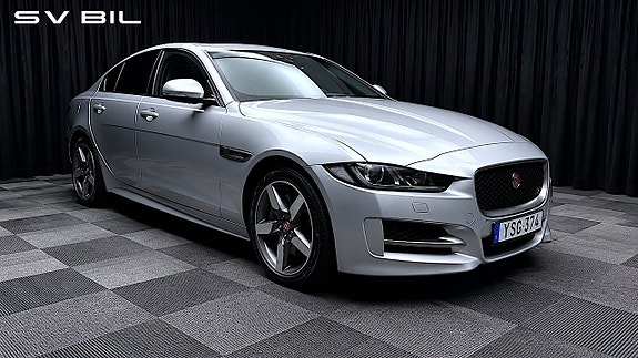 Jaguar XE 3 of 30
