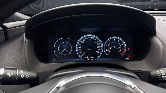 Jaguar XE 26 of 30