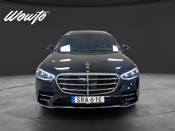Mercedes-Benz S580 2 of 5