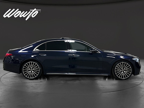 Mercedes-Benz S580 3 of 5
