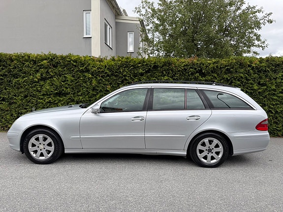 Mercedes-Benz E200 2 of 5