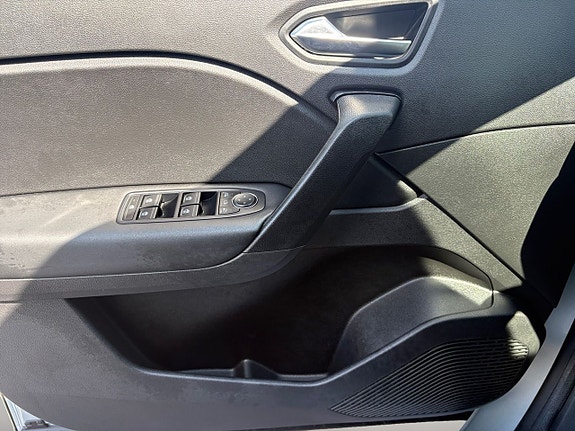 Renault Captur 24 of 26