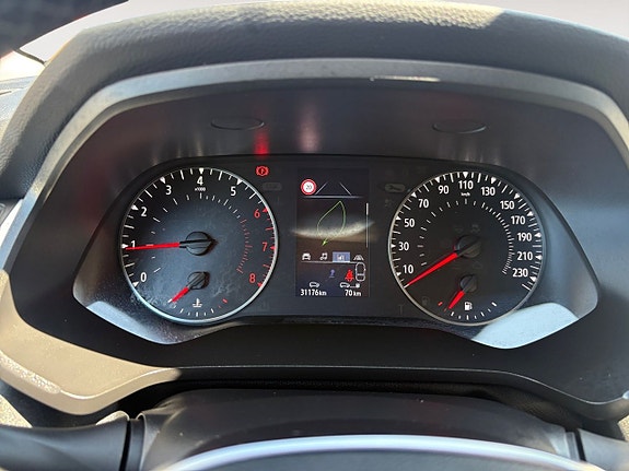 Renault Captur 13 of 26