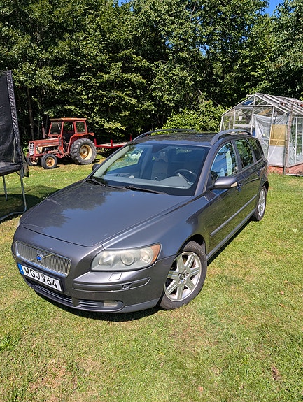 Volvo V50 2 of 3