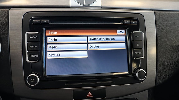 Volkswagen Passat 15 of 17