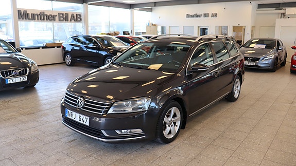 Volkswagen Passat 2 of 17