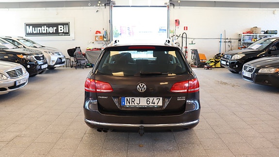 Volkswagen Passat 8 of 17