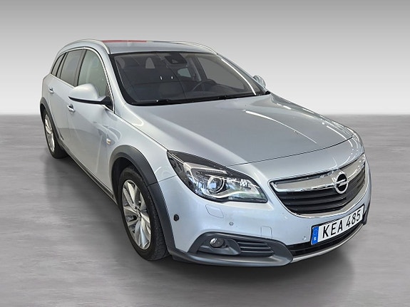 Opel Insignia 2 of 6