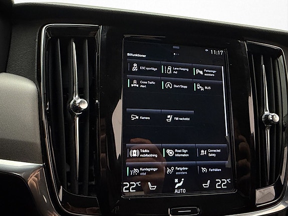 Volvo V90 24 of 30