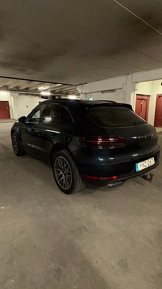 Porsche Macan 11 of 18