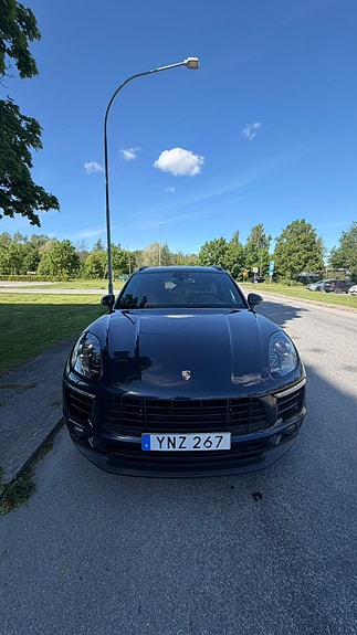 Porsche Macan 18 of 18