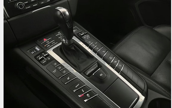 Porsche Macan 16 of 18