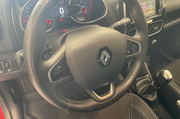 Renault Clio 8 of 16