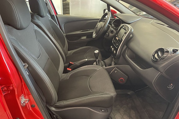 Renault Clio 15 of 16