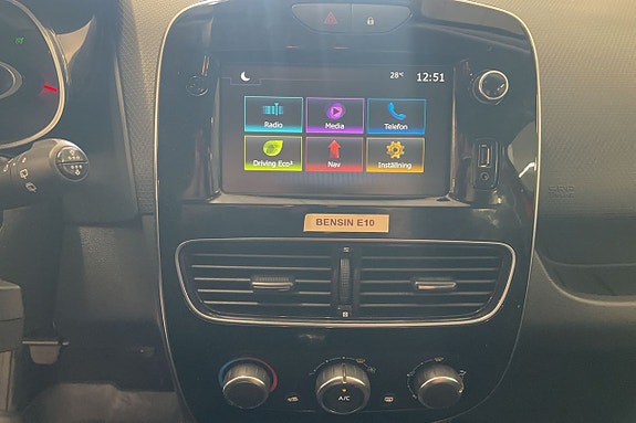 Renault Clio 9 of 16
